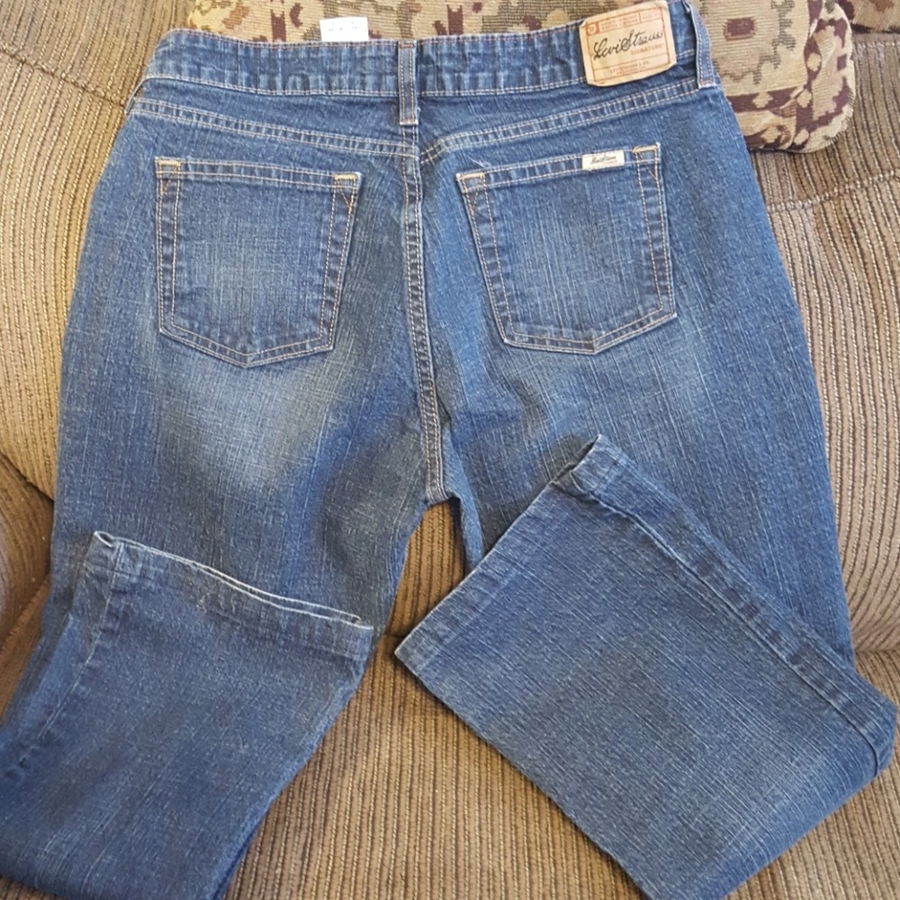 Levi's - Picture 3 of 3